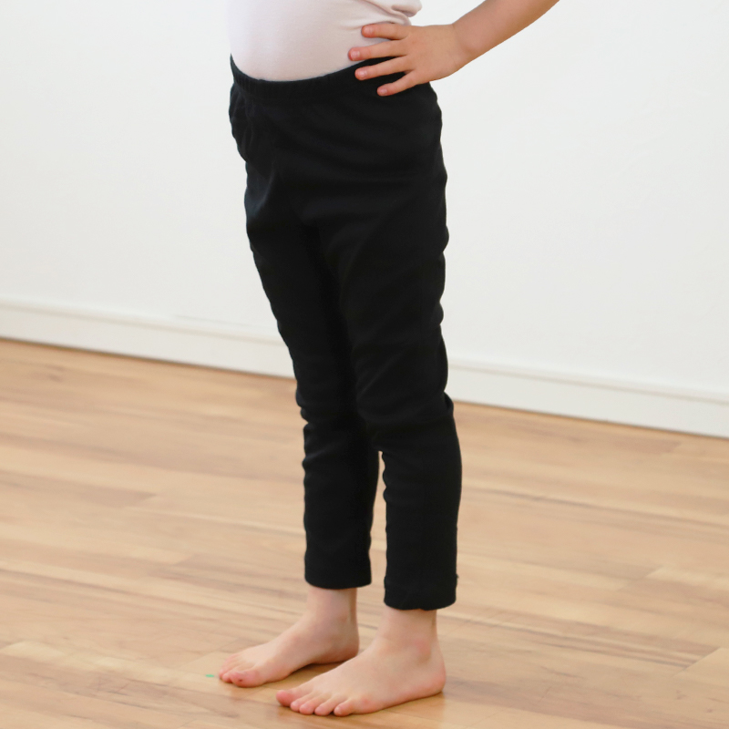 レギンス キッズ 女の子 7分丈 100cm~130cm (スパッツ 子供 黒 無地 小学生 幼稚園 男の子 インナー) (在庫限り)