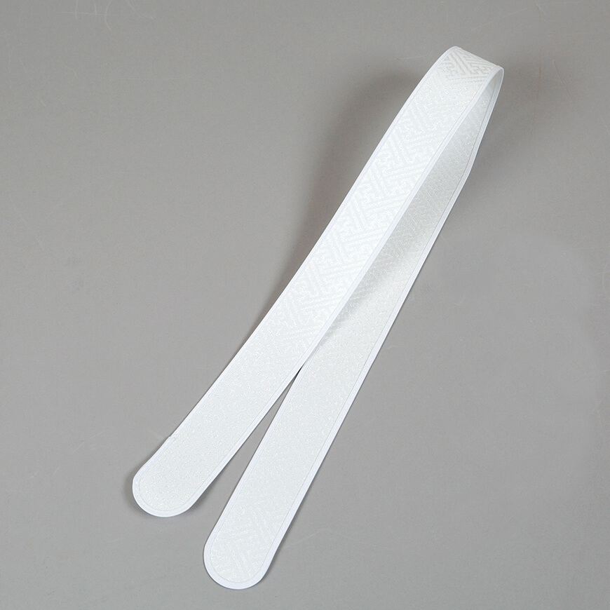 お着物に美しいえりもと 綸子 織柄入り衿芯 並サイズ 約79cm×4.5cm (襟芯 えりしん 礼装 舞踊 着付け 衿元 襟元 りんず) (和装呉服) (在庫限り)